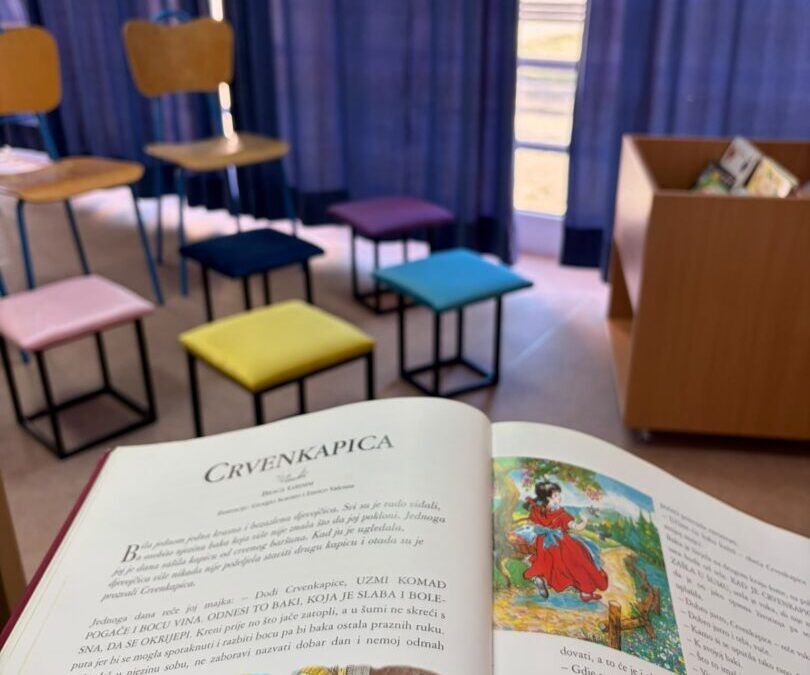 Prvašići u knjižnici